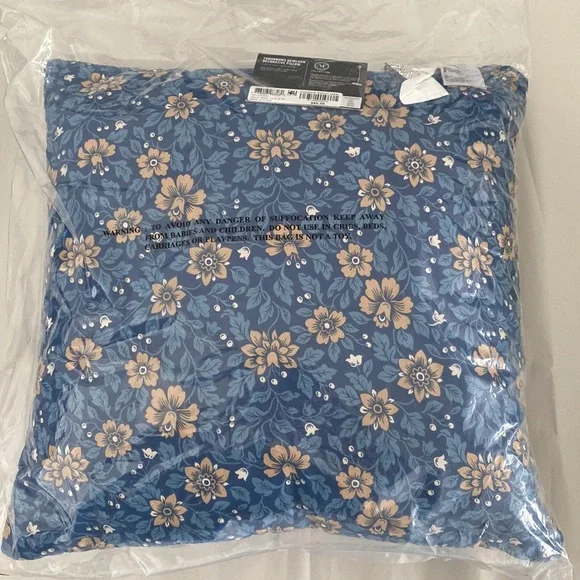 Home Decor Floral Patchwork Tomorrows Heirloom Pillow Martha Stewart For Mac’s - Picture 2 of 4